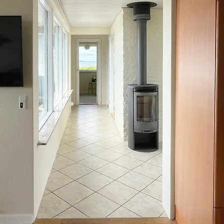 펜션 70s With Views Over The Sea