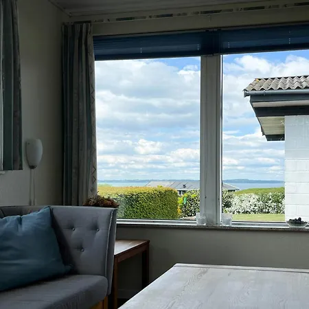 펜션 70s With Views Over The Sea *