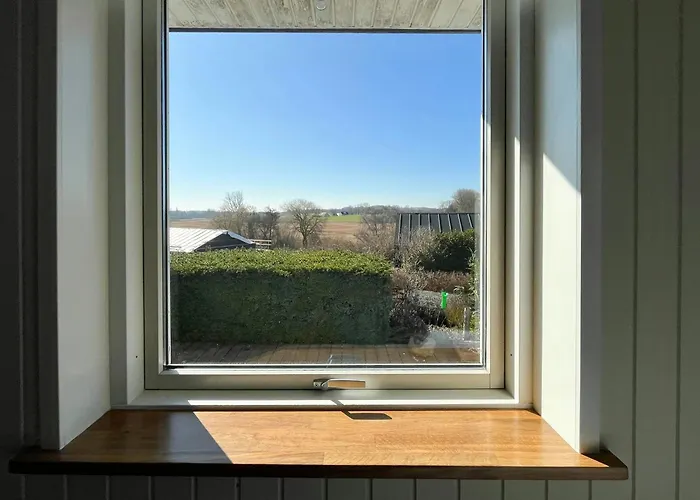 70S Holiday Home With Views Over The Sea Ferienhaus *