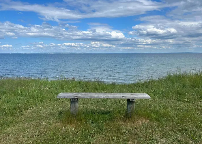 70S Holiday Home With Views Over The Sea Ferienhaus *